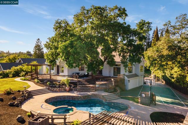 15 Blemer Ct, Danville CA: https://media.crmls.org/mediaz/782a6b11-be91-4651-abf4-76bf83b1ead7.jpg