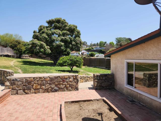Detail Gallery Image 2 of 21 For 3525 Calavo Dr, Spring Valley,  CA 91978 - 3 Beds | 2 Baths