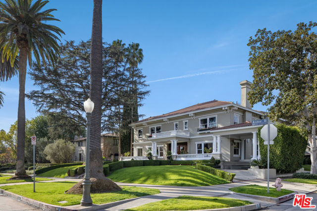 Image 1 of 40 For 401 Windsor Boulevard