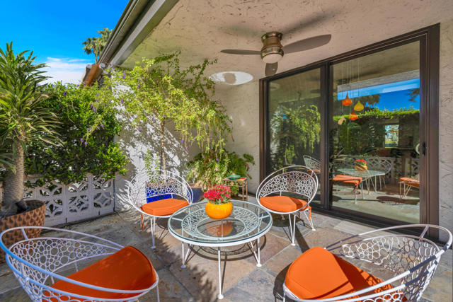 2327 Casitas Way, Palm Springs, CA 92264