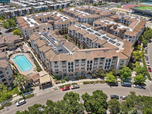 3240 Maguire Way, Dublin CA: https://media.crmls.org/mediaz/782b5983-fc87-47cf-8cb2-ba549627c9ff.jpg