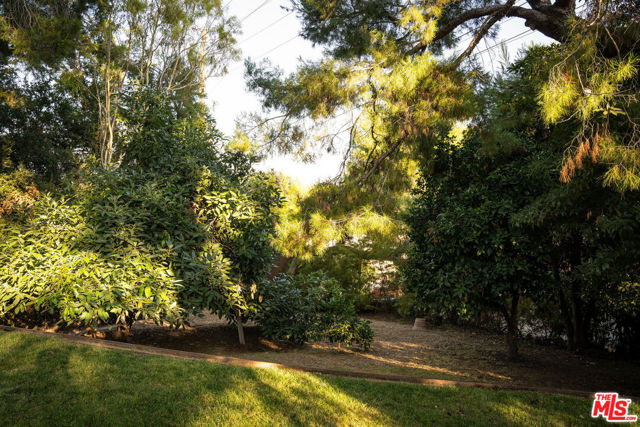 2050 La Fremontia Street, South Pasadena CA: https://media.crmls.org/mediaz/782b811b-944a-4a13-a977-7d1601ce5e7b.jpg