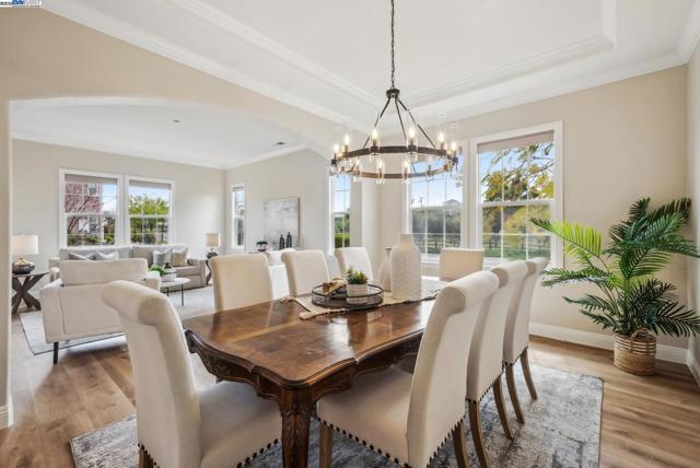 2193 Autinori Ct, Livermore CA: https://media.crmls.org/mediaz/782badca-3b56-48fb-9632-d9d9091f482d.jpg