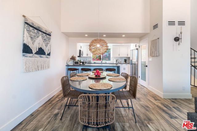 28374 Rey De Copas Lane, Malibu CA: https://media.crmls.org/mediaz/782bb495-9deb-4c6d-a5b0-19240c884dc3.jpg