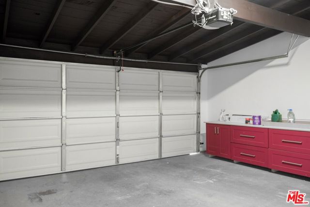 22224 Cass Avenue, Woodland Hills CA: https://media.crmls.org/mediaz/782bc3ac-e116-4c3a-8e28-a00acdf42477.jpg