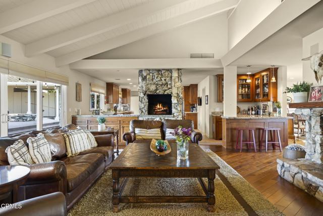635 Via Del Cerro, Camarillo CA: https://media.crmls.org/mediaz/782d1245-d69a-4dbf-b931-ab7a91df03d2.jpg