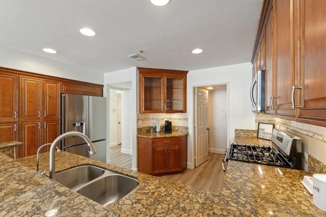 Detail Gallery Image 14 of 46 For 1831 Monserrat Way, Vista,  CA 92081 - 4 Beds | 2/1 Baths