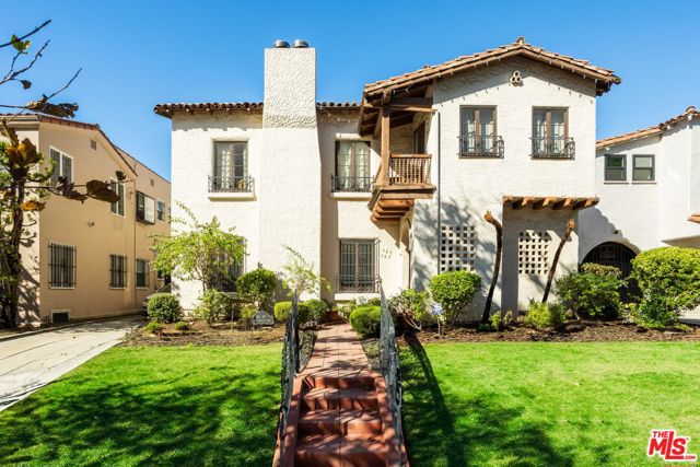 165 S Mansfield Avenue, Los Angeles CA: https://media.crmls.org/mediaz/782d2ba2-6e64-4eb3-93f3-c8a325fc5319.jpg