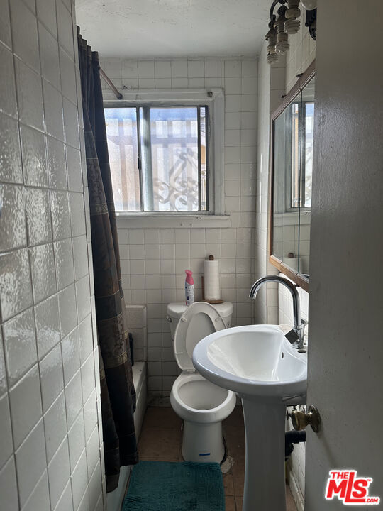 https://media.crmls.org/mediaz/782d4f5f-de3e-4700-b76a-535da417e3d7.jpg?preset=X-Large