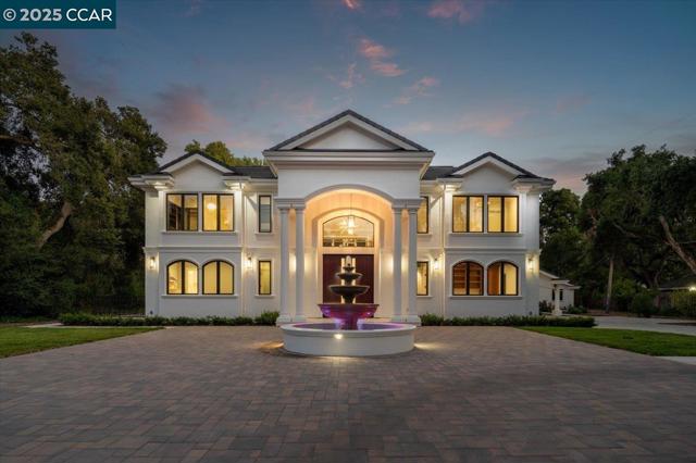 74 Middlefield Rd, Atherton CA: https://media.crmls.org/mediaz/782d6c83-9ac3-4f3f-a95d-2a26dd544fdc.jpg