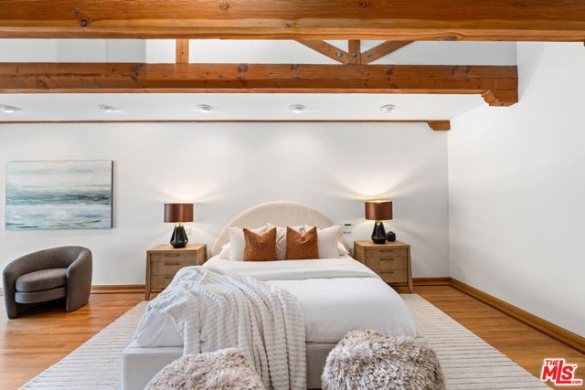 2200 Jeffersonia Way, Los Angeles CA: https://media.crmls.org/mediaz/782d828a-8457-47dc-8218-65007e380c17.jpg