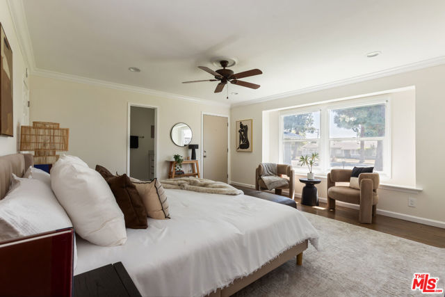 18515 Chatsworth Street photo 12