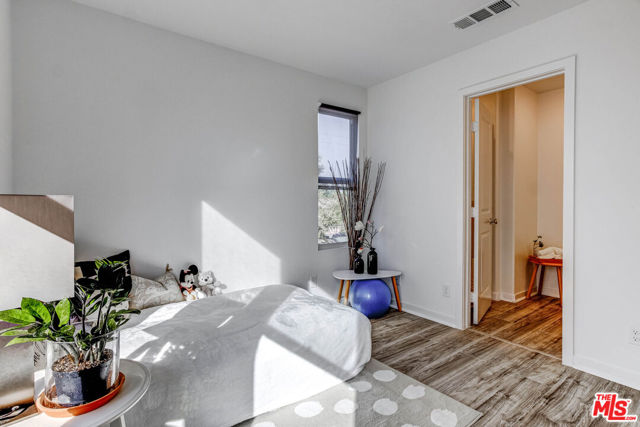Photo #21: 23331191 Listing 