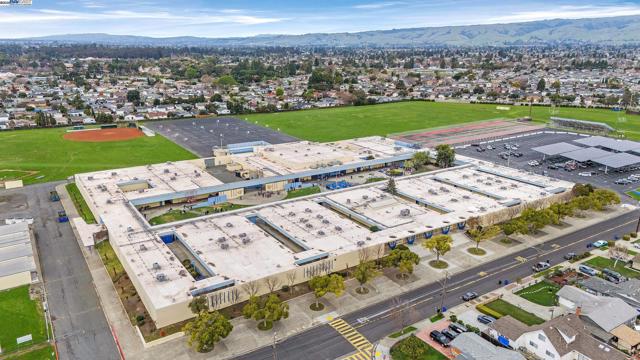 36517 Cherry St, Newark CA: https://media.crmls.org/mediaz/782f07d3-1d21-46a3-a01d-24627884c86b.jpg