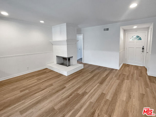 7706 Independence Avenue photo 10
