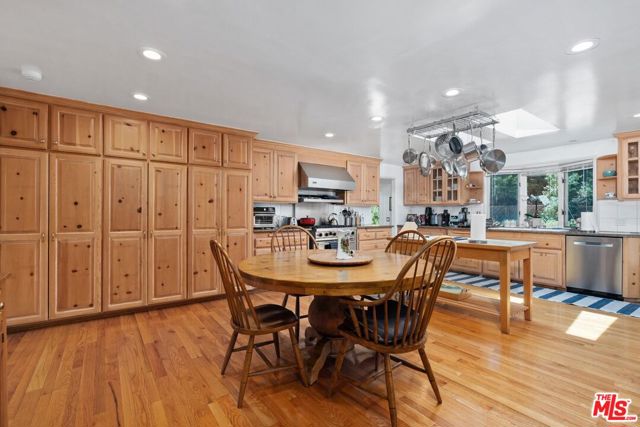 24753 Mulholland Highway, Calabasas CA: https://media.crmls.org/mediaz/782f84a1-f266-465d-b182-9d4fcf8b125a.jpg