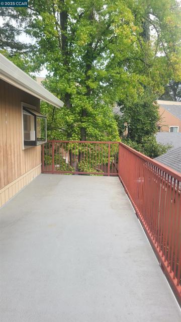 7977 Arcade Lake Ln, Citrus Heights CA: https://media.crmls.org/mediaz/78301e59-7dbd-403e-b875-7be4dc19d09e.jpg