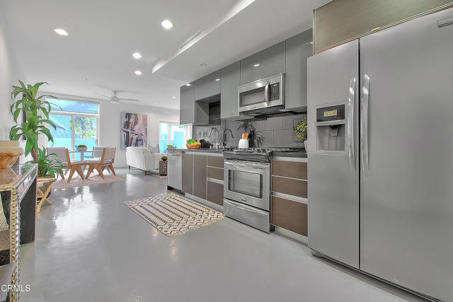 Detail Gallery Image 1 of 56 For 133 S Los Robles Ave #205,  Pasadena,  CA 91101 - 2 Beds | 2 Baths