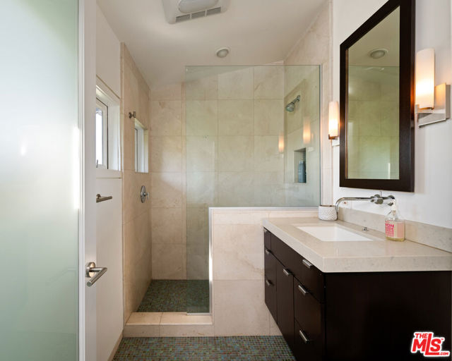 1415 Summitridge Drive, Beverly Hills CA: https://media.crmls.org/mediaz/7830c271-777a-4832-a357-686d4570b0cc.jpg