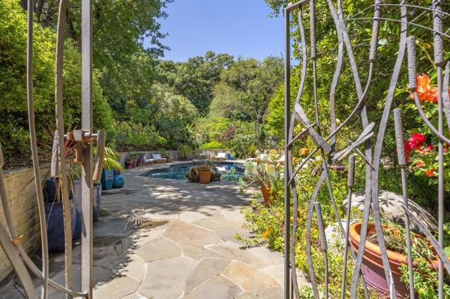 138 Bolivar Lane, Portola Valley CA: https://media.crmls.org/mediaz/78315f64-c09a-4aab-9ef0-f7d233caae17.jpg
