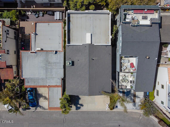 3233 Playa Court, Oxnard CA: https://media.crmls.org/mediaz/78317039-2c21-4484-85ed-78a11485e2bf.jpg