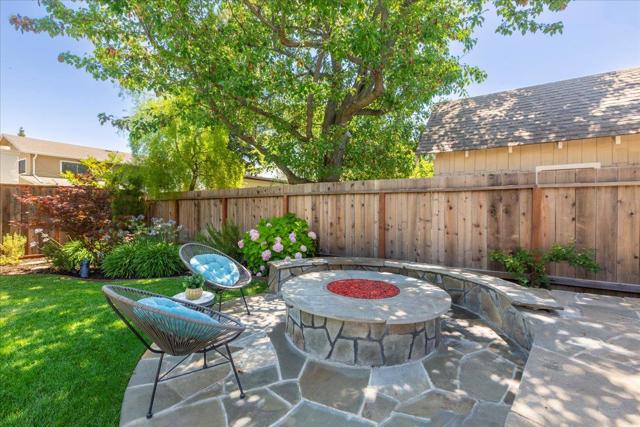 1141 Fairview Avenue, Redwood City CA: https://media.crmls.org/mediaz/783173df-b12b-4e3c-aa21-bd0d42b6a77b.jpg