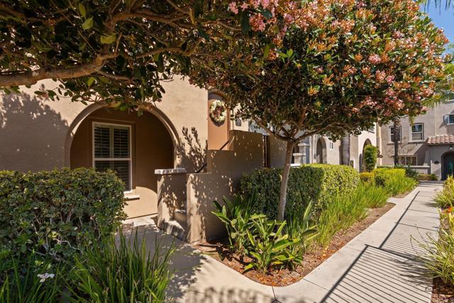 Detail Gallery Image 2 of 51 For 16914 Torbett Ln #16,  San Diego,  CA 92127 - 2 Beds | 2/1 Baths
