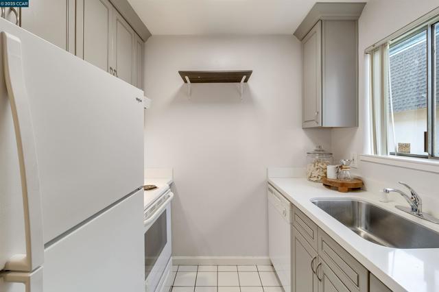 3905 Clayton Rd, Concord CA: https://media.crmls.org/mediaz/7831ff07-ed05-41da-8139-5b5f29dc8f6f.jpg