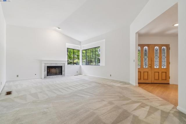 208 Heritage Ln, Pleasanton CA: https://media.crmls.org/mediaz/7832484e-6599-40c1-af26-67fd49de0cd6.jpg