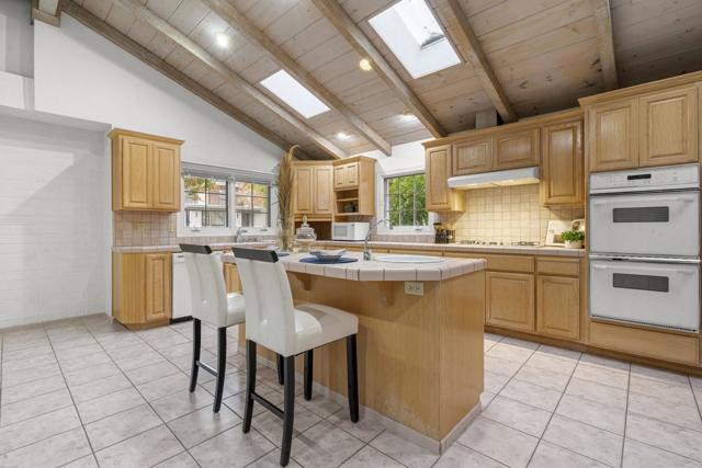 3691 Laguna Avenue, Palo Alto CA: https://media.crmls.org/mediaz/783305be-7ca8-4ee9-84f3-8b5572f63819.jpg