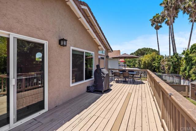 150 Rock Glen Way, Santee CA: https://media.crmls.org/mediaz/78341f30-ccc2-4083-8186-7616c43792b1.jpg