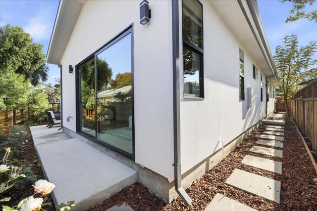 747 W Washington Avenue, Sunnyvale CA: https://media.crmls.org/mediaz/7834b776-0ea3-4805-a7ce-c17b31e249e3.jpg