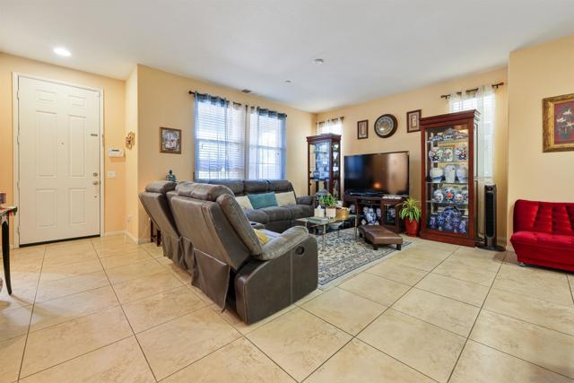 Image 4 of 22 For 1518 El Prado St  3
