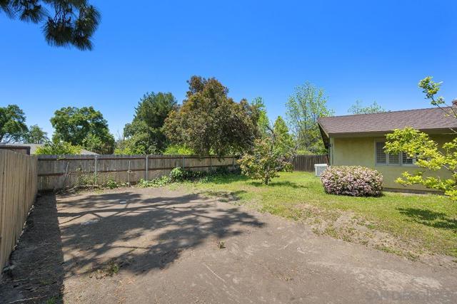 3718 Barbic Ct, Spring Valley CA: https://media.crmls.org/mediaz/78356a85-2bd5-4511-b14b-727f7ff232ef.jpg