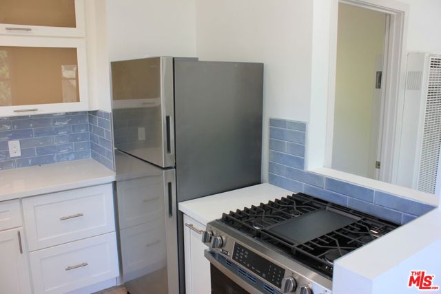 1917 Colonia Place, Camarillo CA: https://media.crmls.org/mediaz/7835eea0-abdf-48aa-91f7-46411fe6e3f7.jpg