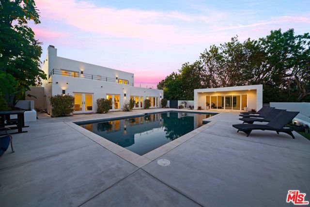 5118 Cerrillos Drive, Woodland Hills CA: https://media.crmls.org/mediaz/78361106-8a11-4a3e-9d33-a944bdac115d.jpg