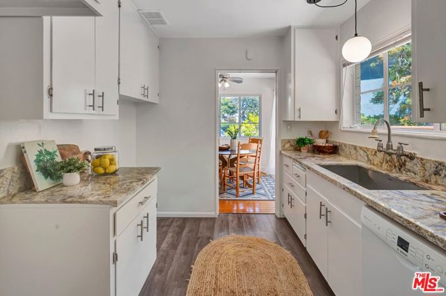 5513 Village, Los Angeles CA: https://media.crmls.org/mediaz/783619db-12b6-4de6-afc5-4a48fe6d4e52.jpg