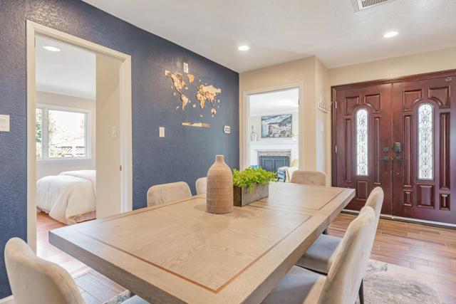 3135 Alameda De Las Pulgas, Menlo Park CA: https://media.crmls.org/mediaz/7837539a-a7e7-437f-9aa2-6ecbe48b71ab.jpg