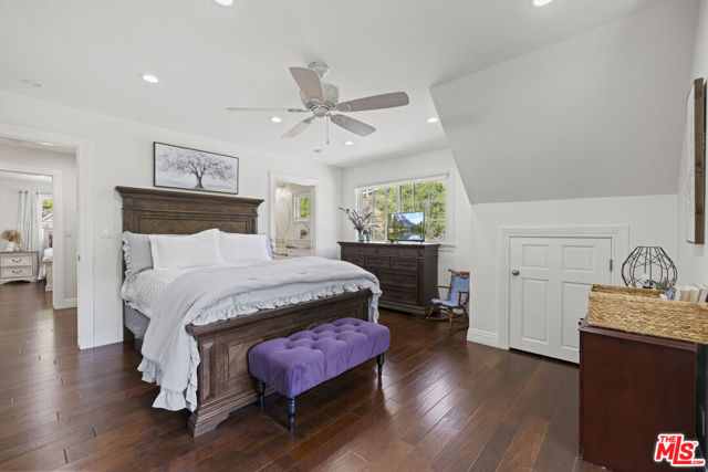 25730 Sand Canyon Road, Santa Clarita CA: https://media.crmls.org/mediaz/7837e9d2-cbb5-4555-88ce-d42755d97685.jpg