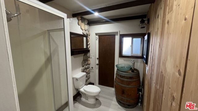 22111 Independencia Street, Woodland Hills CA: https://media.crmls.org/mediaz/78381ae9-b287-4dfe-baa1-e273fd3b8098.jpg