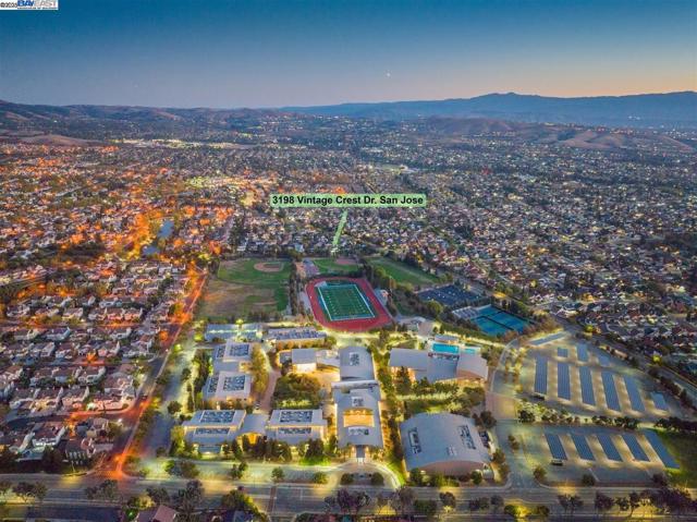 3198 Vintage Crest Dr, San Jose CA: https://media.crmls.org/mediaz/7838dd5e-ab62-428f-a928-a51bb93b44db.jpg