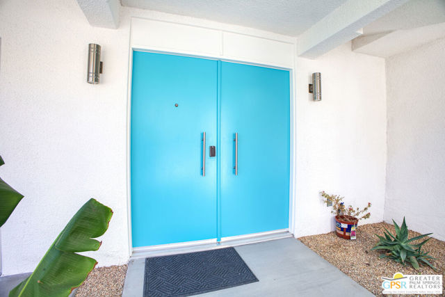 2566 S Calle Palo Fierro, Palm Springs CA: https://media.crmls.org/mediaz/78390ebc-214e-4c54-8d06-5f375c303b14.jpg