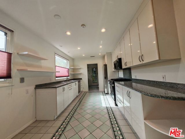 1107 Alfred, Los Angeles CA: https://media.crmls.org/mediaz/78393936-d8ea-4f3f-a4ba-1d54e13fda2f.jpg