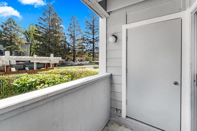 29628 Desert Oak Ct, Hayward CA: https://media.crmls.org/mediaz/7839eabd-5c4d-43ed-adbd-5a1e8ab1743e.jpg