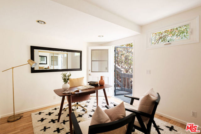 980 Oneonta Drive, Los Angeles CA: https://media.crmls.org/mediaz/7839eed8-ba97-4e0f-a6b7-889d6ee16c8e.jpg
