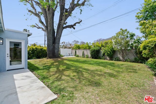 2671 Federal Avenue, Los Angeles CA: https://media.crmls.org/mediaz/783a563b-87ad-4359-a85a-87bc356341d4.jpg