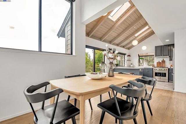 1106 Besito Ave, Berkeley CA: https://media.crmls.org/mediaz/783b253a-1a2e-4c3a-919f-f8dfc176c642.jpg