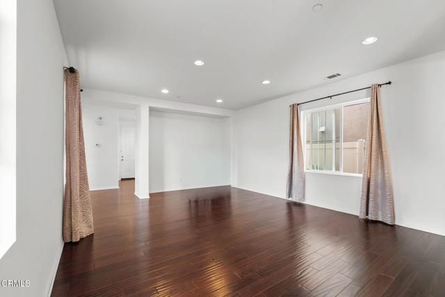 Detail Gallery Image 11 of 39 For 511 Nile River Dr, Oxnard,  CA 93036 - 4 Beds | 4 Baths