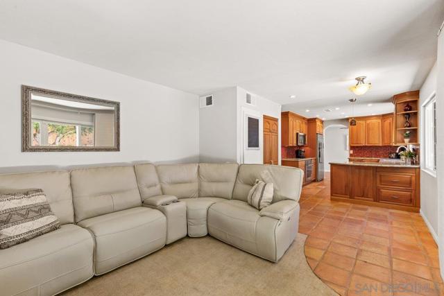 14102 Tricia St, Poway CA: https://media.crmls.org/mediaz/783b57ec-b6a7-4aec-a28f-04813d3bdf95.jpg