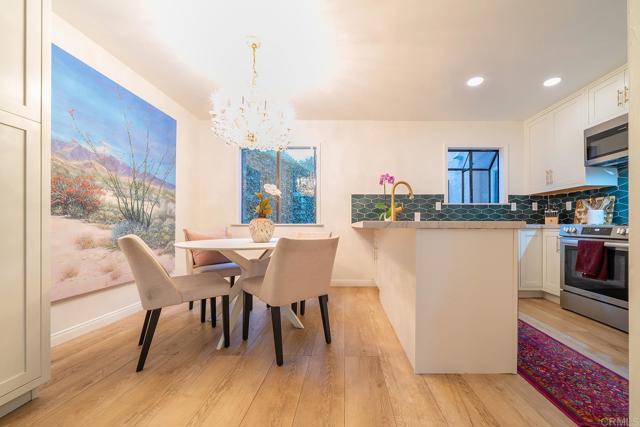 Detail Gallery Image 10 of 27 For 2136 Oceanside Bld, Oceanside,  CA 92054 - 2 Beds | 1 Baths